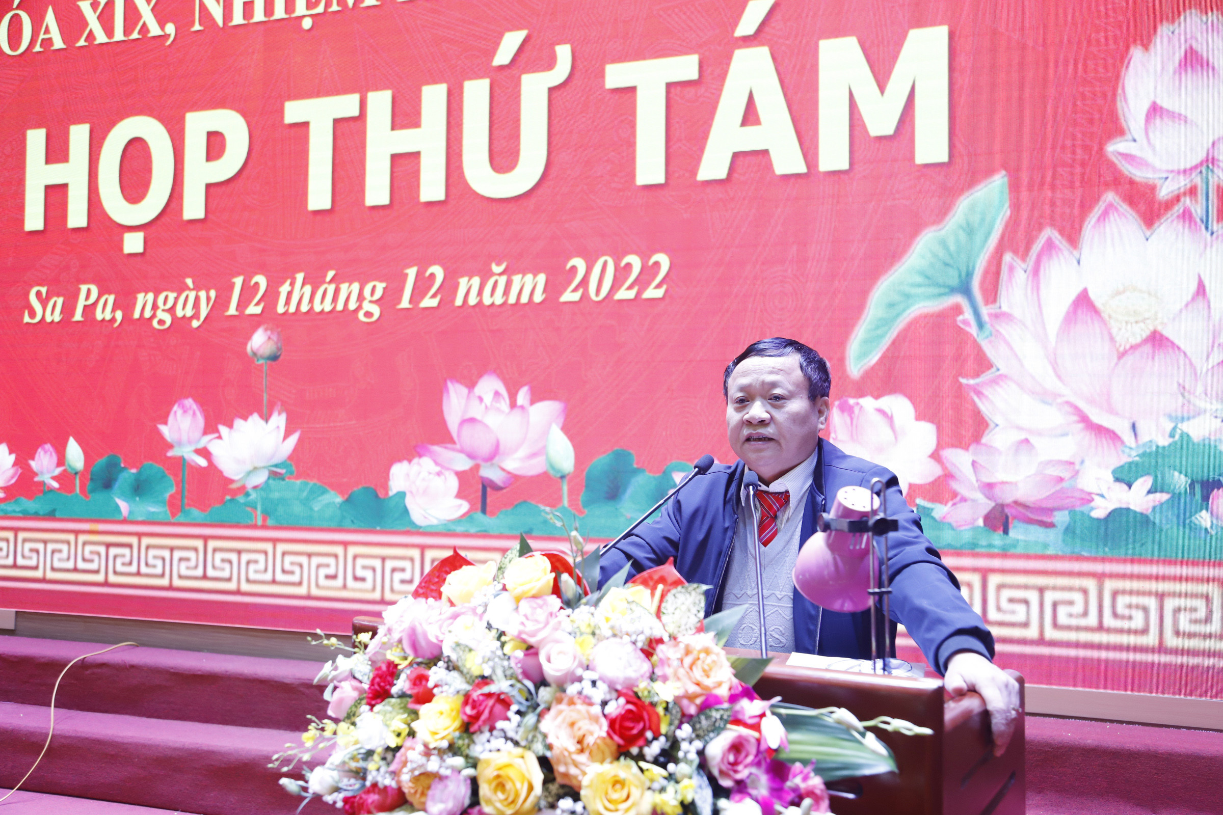 Phó Chủ tịch UBND tỉnh Nguyễn Trọng Hài phát biểu tại kỳ họp.