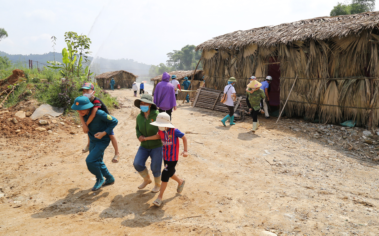 Thành phố Lào Cai, huyện Bảo Thắng: Diễn tập ứng phó bão, lũ và tìm kiếm cứu nạn ảnh 7 Thành phố Lào Cai, huyện Bảo Thắng: Diễn tập ứng phó bão, lũ và tìm kiếm cứu nạn ảnh 7