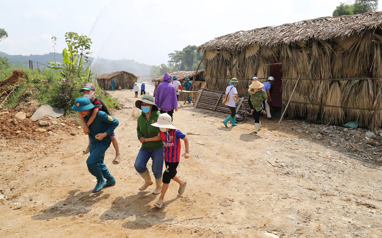 Thành phố Lào Cai, huyện Bảo Thắng: Diễn tập ứng phó bão, lũ và tìm kiếm cứu nạn ảnh 7 Thành phố Lào Cai, huyện Bảo Thắng: Diễn tập ứng phó bão, lũ và tìm kiếm cứu nạn ảnh 7