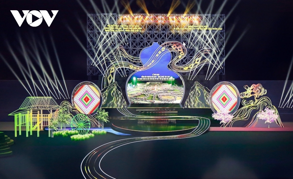 Theo đạo diễn chương trình, du khách sẽ được trải nghiệm những màn nghệ thuật đặc sắc theo phong cách hết sức mới lạ, độc đáo.