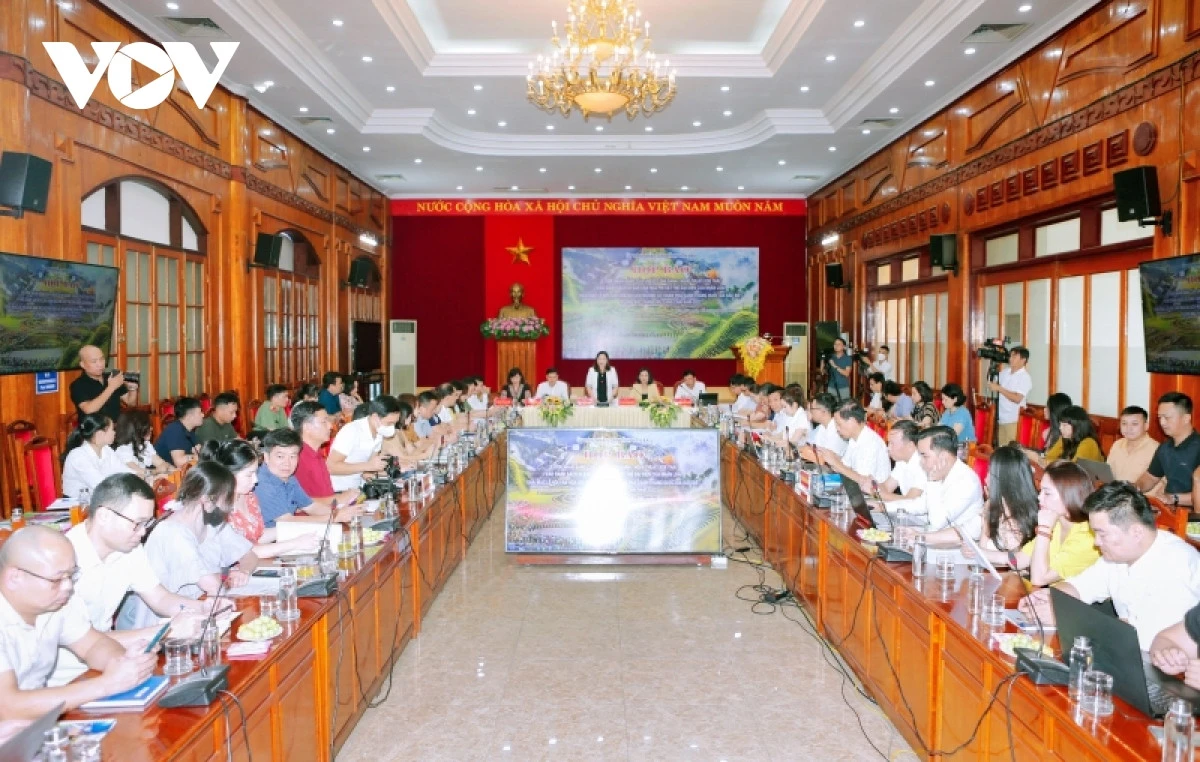 Ban Tổ chức cho biết Lễ đón nhận Bằng của UNESCO ghi danh “Nghệ thuật Xòe Thái” là di sản văn hóa phi vật thể đại diện của nhân loại sẽ diễn ra tại Sân vận động thị xã Nghĩa Lộ vào tối 24/9.