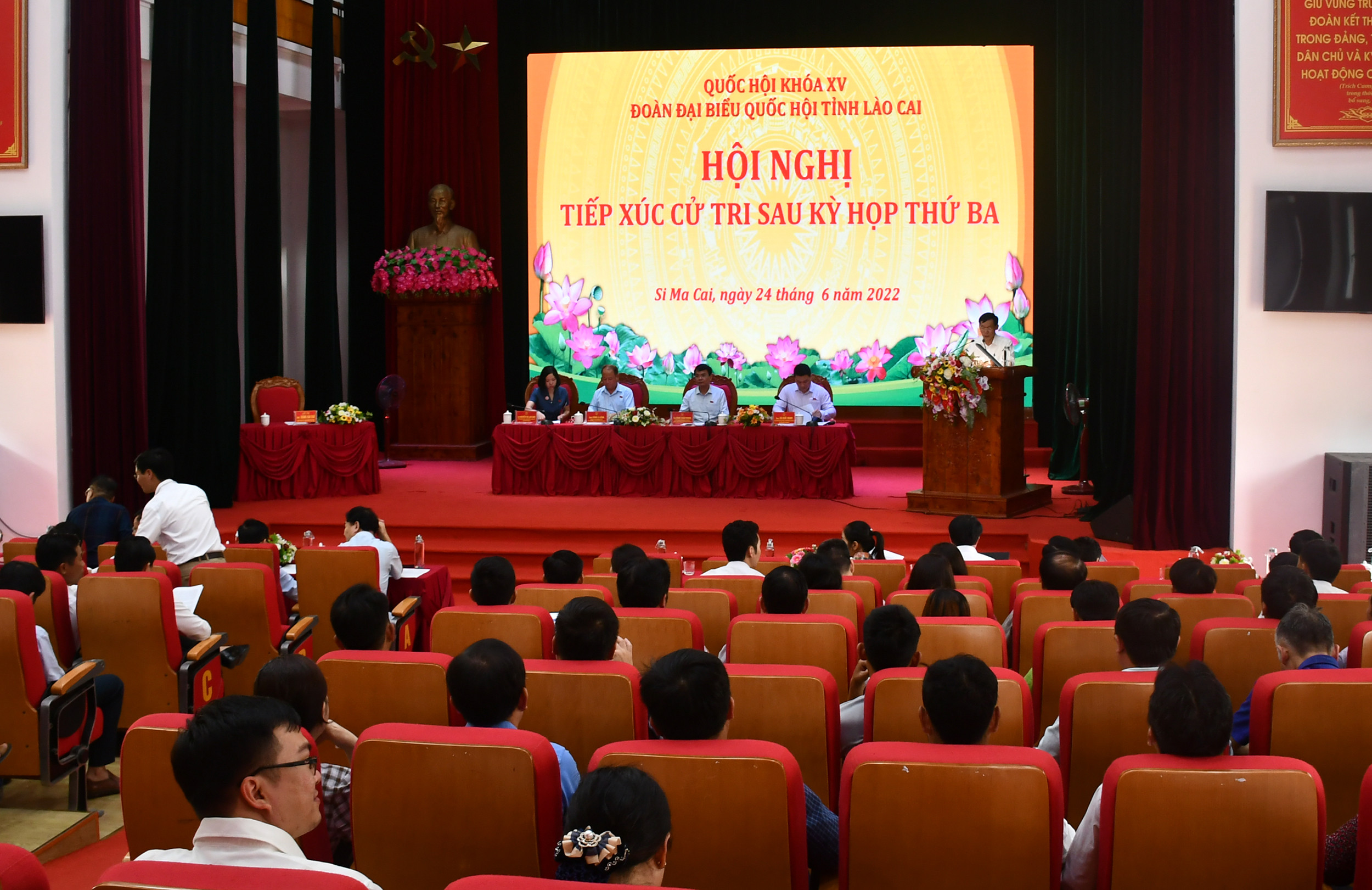 Quang cảnh hội nghị.