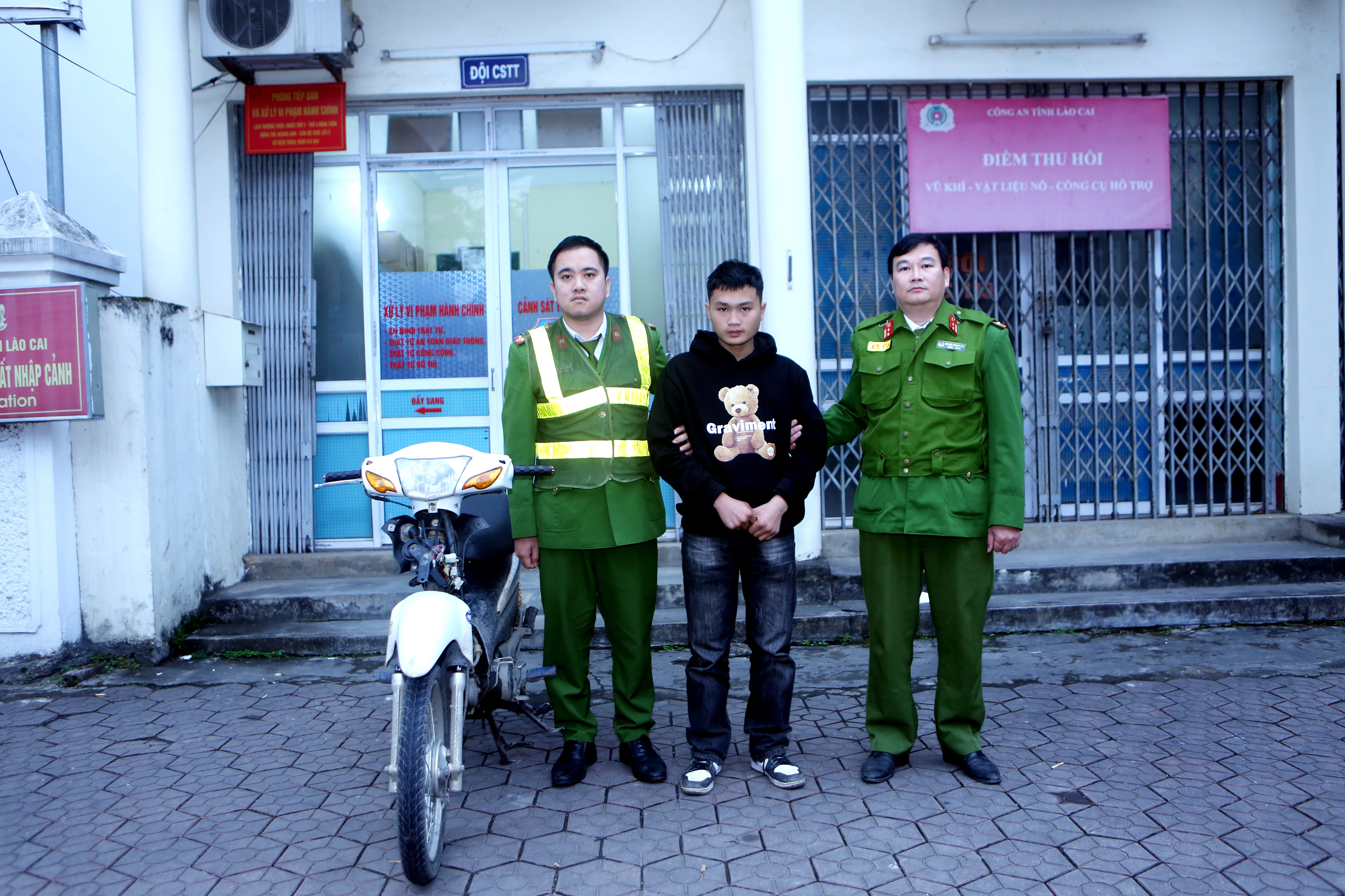 Bắt giữ đối tượng trộm cắp xe gắn máy ảnh 2