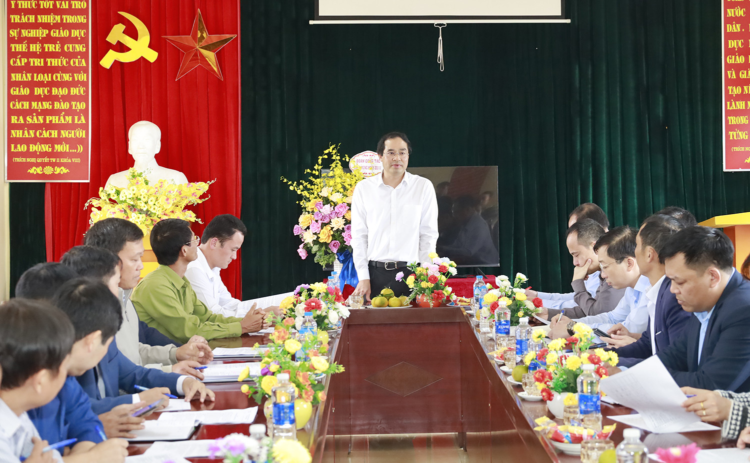 Chủ tịch UBND tỉnh Trịnh Xuân Trường thăm và làm việc tại xã La Pan Tẩn, Tả Thàng (huyện Mường Khương) ảnh 4