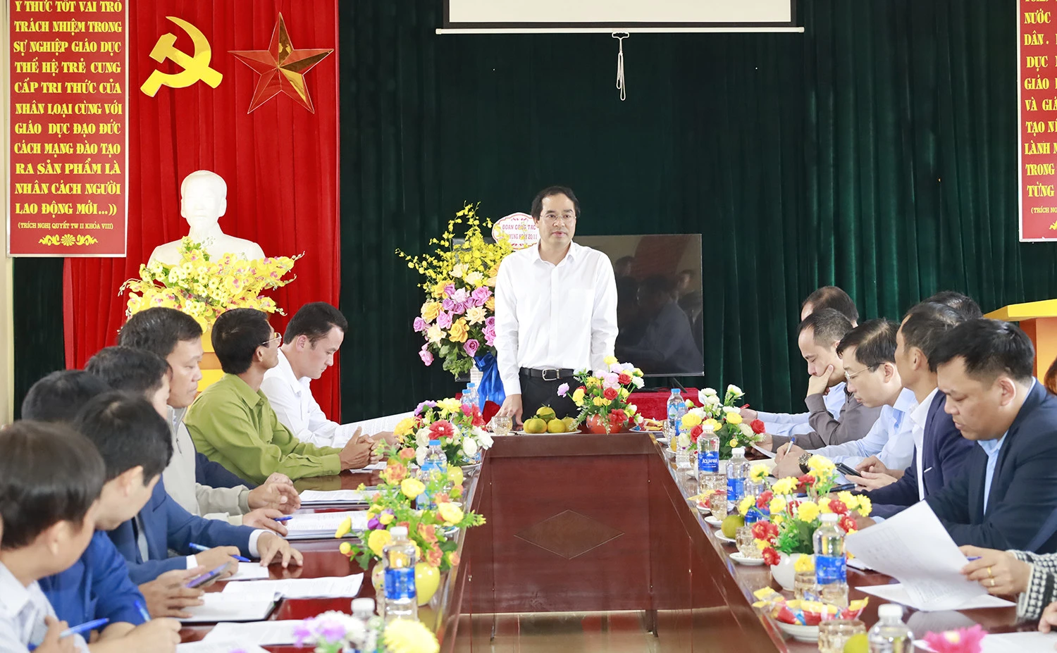 Chủ tịch UBND tỉnh Trịnh Xuân Trường thăm và làm việc tại xã La Pan Tẩn, Tả Thàng (huyện Mường Khương) ảnh 4