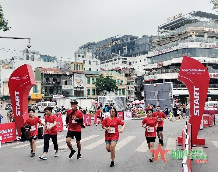 Hơn 600 triệu đồng ủng hộ chương trình Trái tim cho em ảnh 1