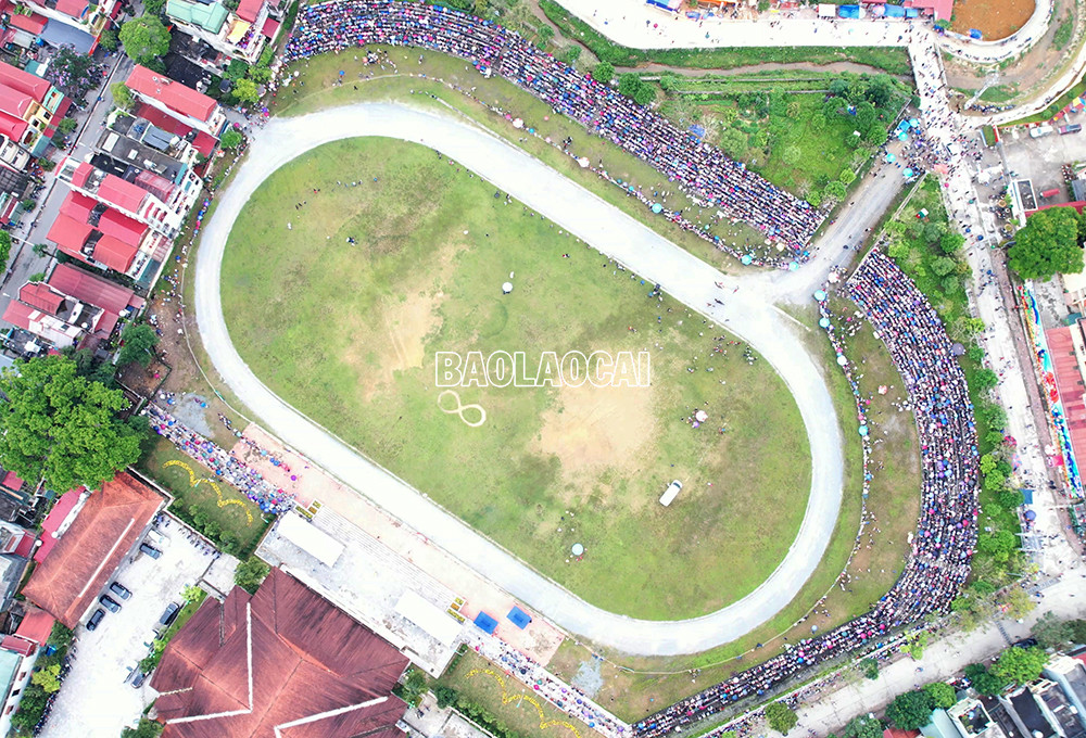 Kịch tính Chung kết Giải đua “Vó ngựa Cao nguyên trắng Bắc Hà mùa hè năm 2022” ảnh 2 Kịch tính Chung kết Giải đua “Vó ngựa Cao nguyên trắng Bắc Hà mùa hè năm 2022” ảnh 2