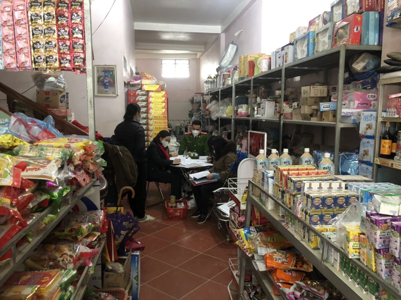 Kiểm tra 19 cơ sở sản xuất, kinh doanh và chế biến thực phẩm ảnh 3 Kiểm tra 19 cơ sở sản xuất, kinh doanh và chế biến thực phẩm ảnh 3