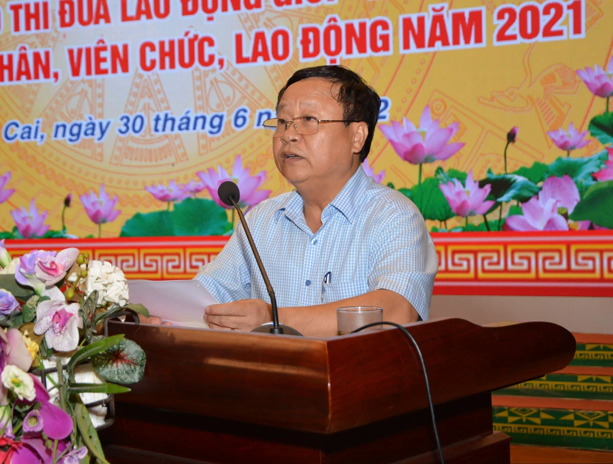 Phó Chủ tịch UBND tỉnh Nguyễn Trọng Hài phát biểu khẳng định: Phong trào thi đua "Lao động giỏi, lao động sáng tạo" đã được công nhân, viên chức, lao động hưởng ướng nhiều năm qua, mang lại kết quả thiết thực. Phó Chủ tịch UBND tỉnh Nguyễn Trọng Hài phát biểu khẳng định: Phong trào thi đua "Lao động giỏi, lao động sáng tạo" đã được công nhân, viên chức, lao động hưởng ướng nhiều năm qua, mang lại kết quả thiết thực.