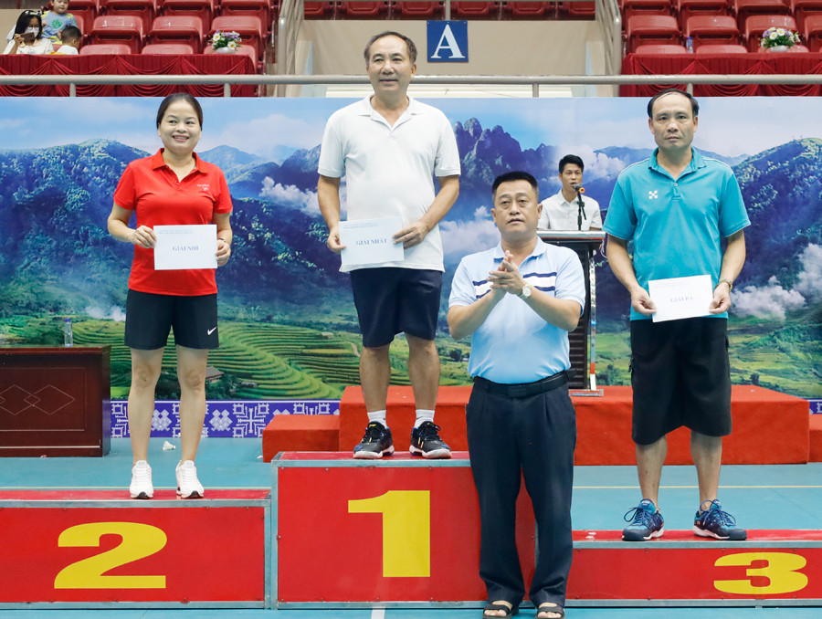 Kết thúc Giải Cầu lông – bóng bàn tỉnh Lào Cai năm 2022 ảnh 8
