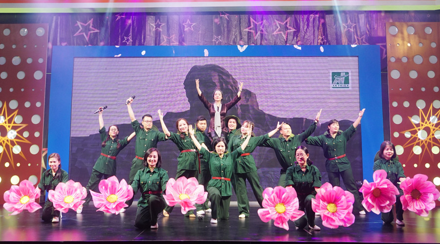 Đài Phát thanh - Truyền hình tỉnh gặp mặt nhân Ngày truyền thống ngành Phát thanh – Truyền hình Việt Nam ảnh 8 Đài Phát thanh - Truyền hình tỉnh gặp mặt nhân Ngày truyền thống ngành Phát thanh – Truyền hình Việt Nam ảnh 8