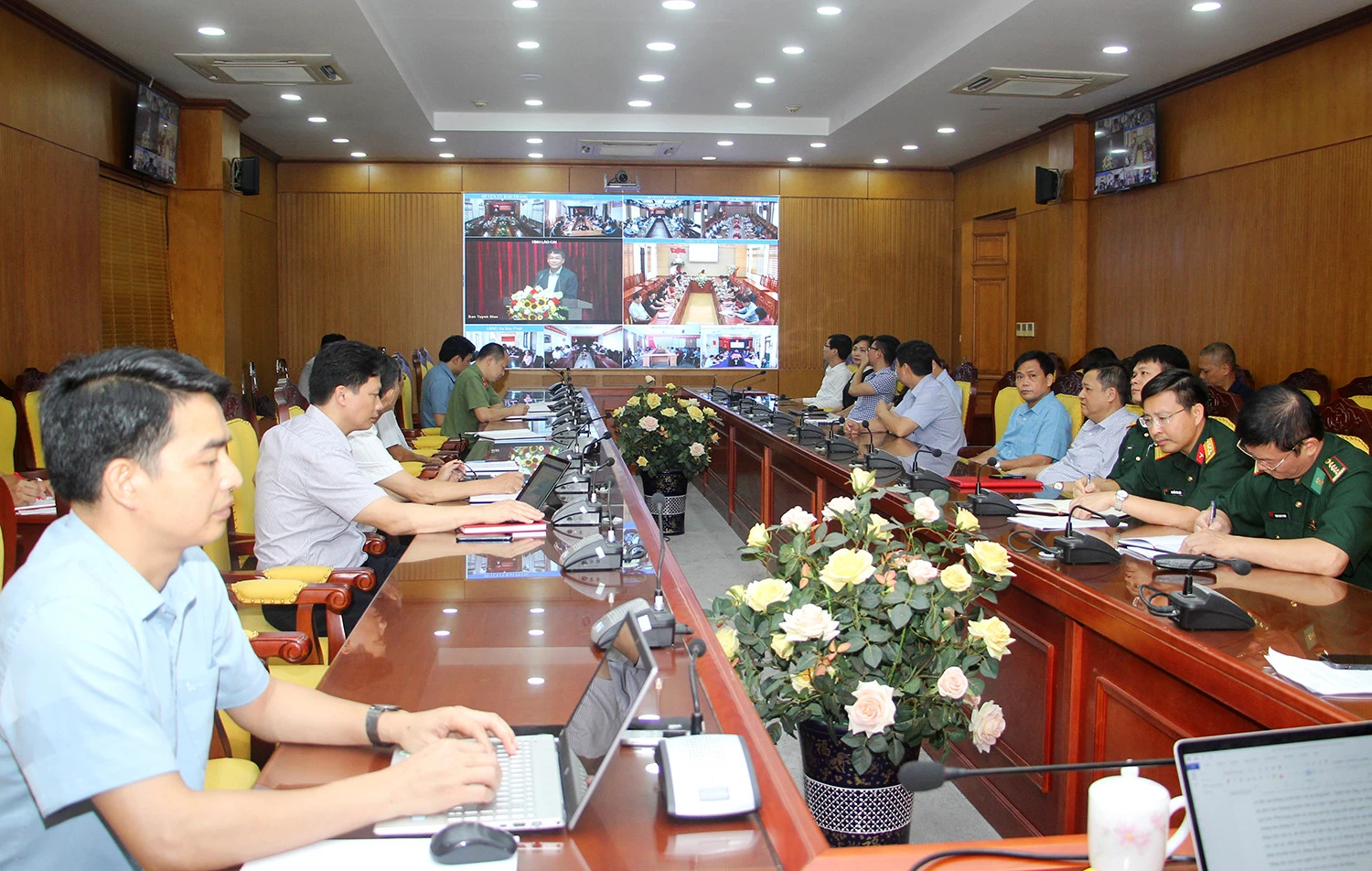 Đại biểu dự hội nghị tại điểm cầu tỉnh Lào Cai.