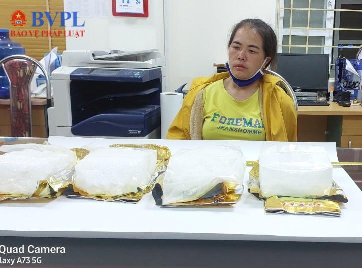 Người phụ nữ nhận vận chuyển thuê gần 1kg ma tuý với giá 95 triệu đồng ảnh 1 Người phụ nữ nhận vận chuyển thuê gần 1kg ma tuý với giá 95 triệu đồng ảnh 1