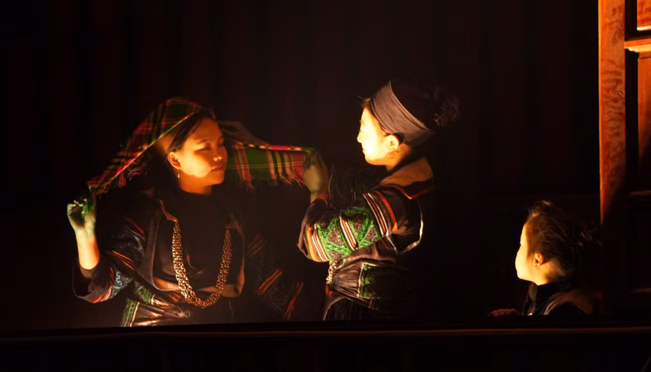 Hấp dẫn vở diễn thực cảnh đầu tiên về người Mông – sản phẩm mới của du lịch Lào Cai&nbsp; ảnh 6