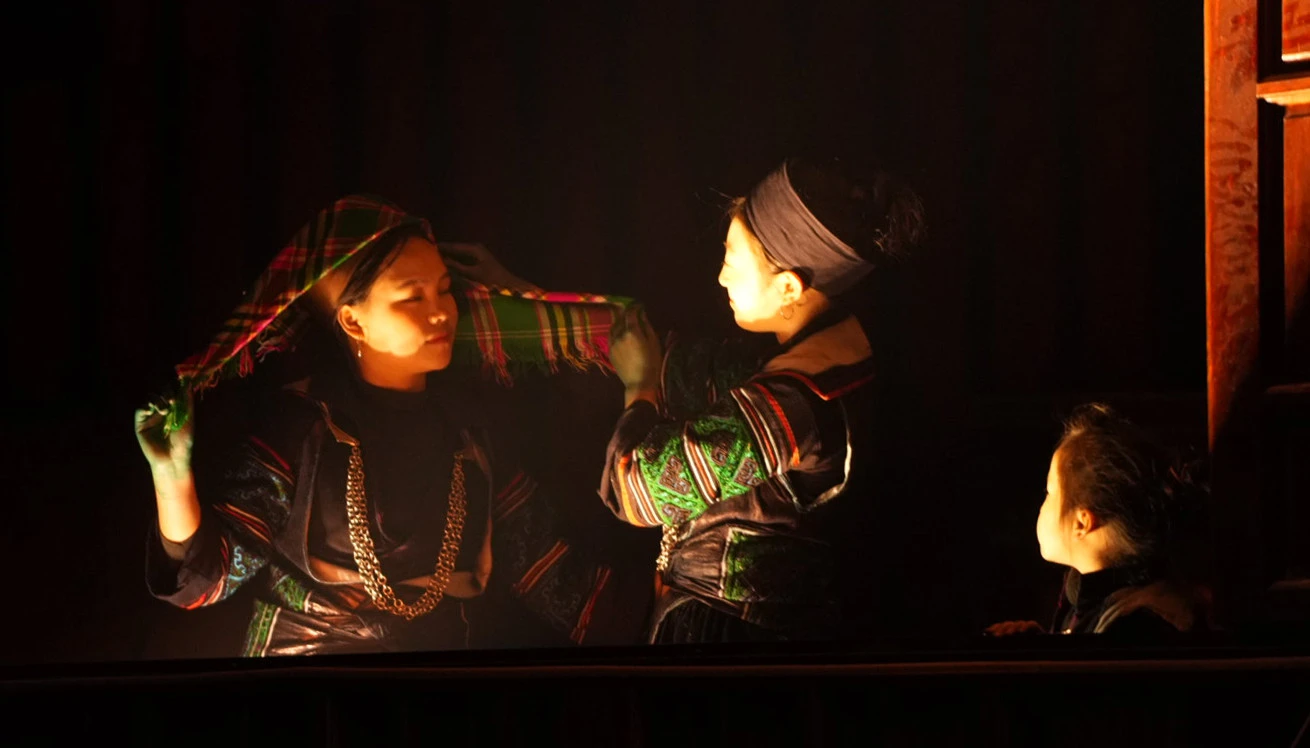 Hấp dẫn vở diễn thực cảnh đầu tiên về người Mông – sản phẩm mới của du lịch Lào Cai&nbsp; ảnh 6