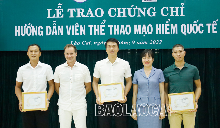 Trao chứng chỉ hướng dẫn viên thể thao mạo hiểm quốc tế ảnh 3 Trao chứng chỉ hướng dẫn viên thể thao mạo hiểm quốc tế ảnh 3