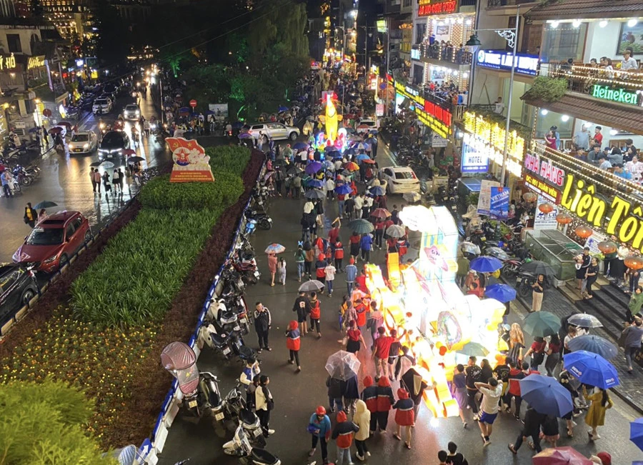 Sa Pa: Lung linh đêm hội trăng rằm ảnh 13