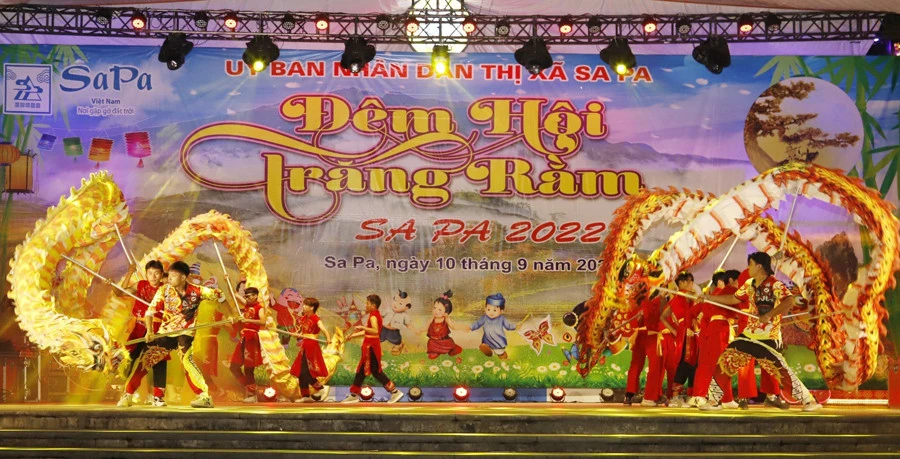 Sa Pa: Lung linh đêm hội trăng rằm ảnh 3