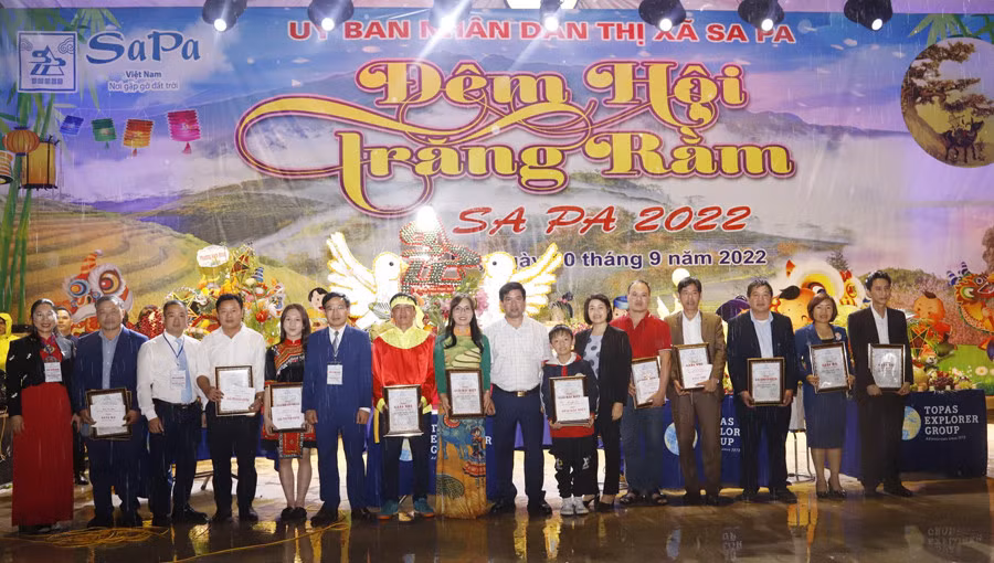 Sa Pa: Lung linh đêm hội trăng rằm ảnh 6