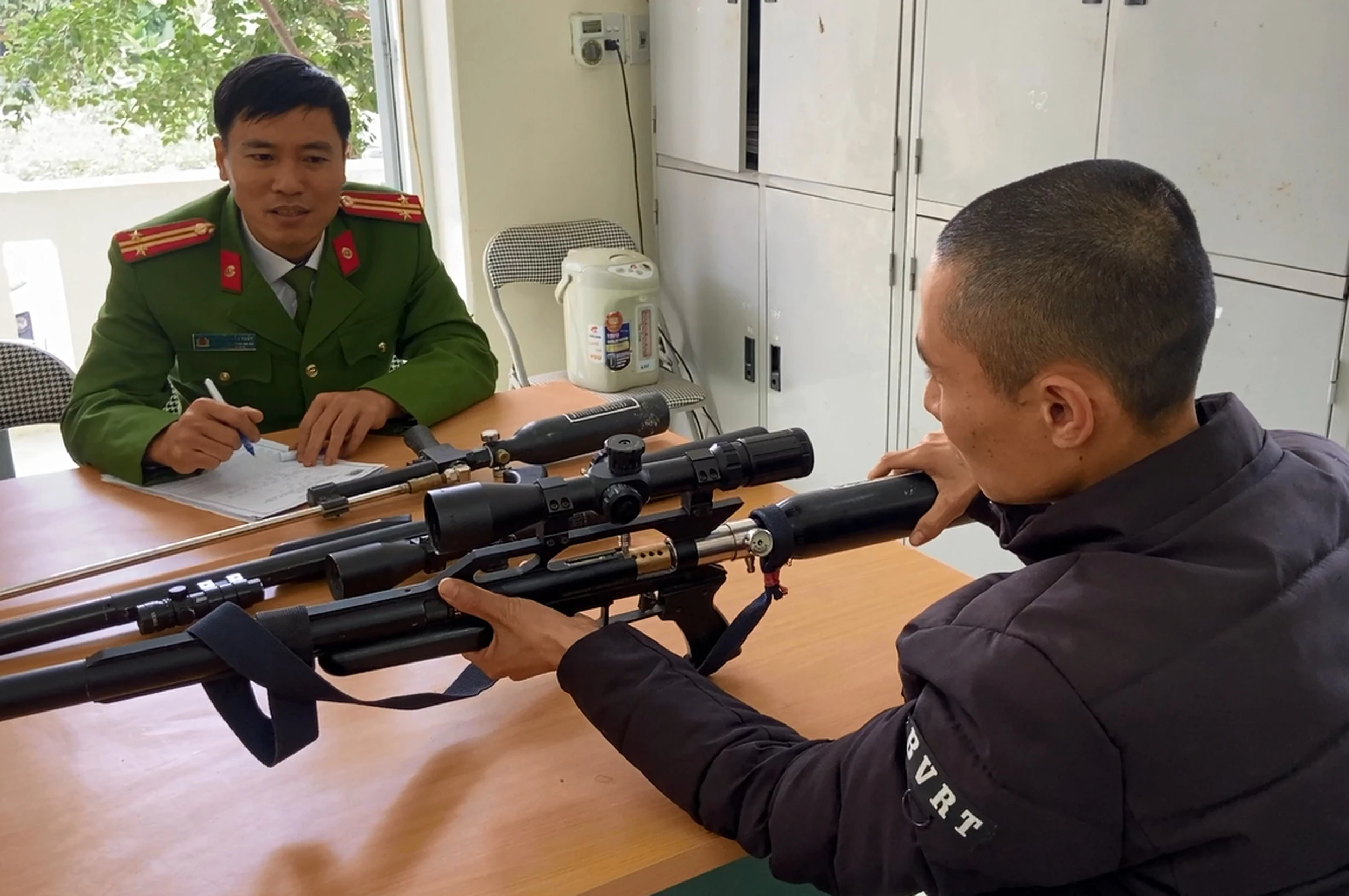 Bát Xát tăng cường quản lý vũ khí, vật liệu nổ và công cụ hỗ trợ ảnh 2