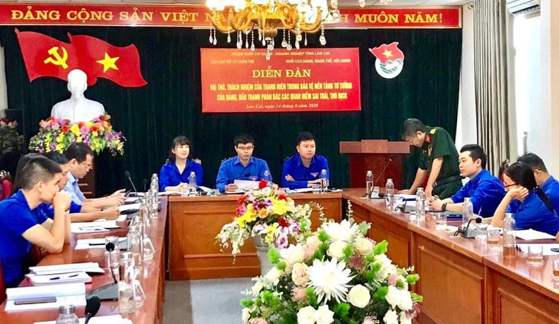 Câu lạc bộ lý luận trẻ tổ chức diễn đàn vai trò, trách nhiệm của thanh niên trong bảo vệ nền tảng tư tưởng của Đảng. Câu lạc bộ lý luận trẻ tổ chức diễn đàn vai trò, trách nhiệm của thanh niên trong bảo vệ nền tảng tư tưởng của Đảng.