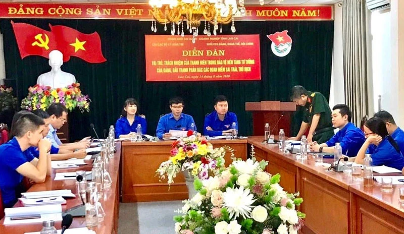 Câu lạc bộ lý luận trẻ tổ chức diễn đàn vai trò, trách nhiệm của thanh niên trong bảo vệ nền tảng tư tưởng của Đảng. Câu lạc bộ lý luận trẻ tổ chức diễn đàn vai trò, trách nhiệm của thanh niên trong bảo vệ nền tảng tư tưởng của Đảng.