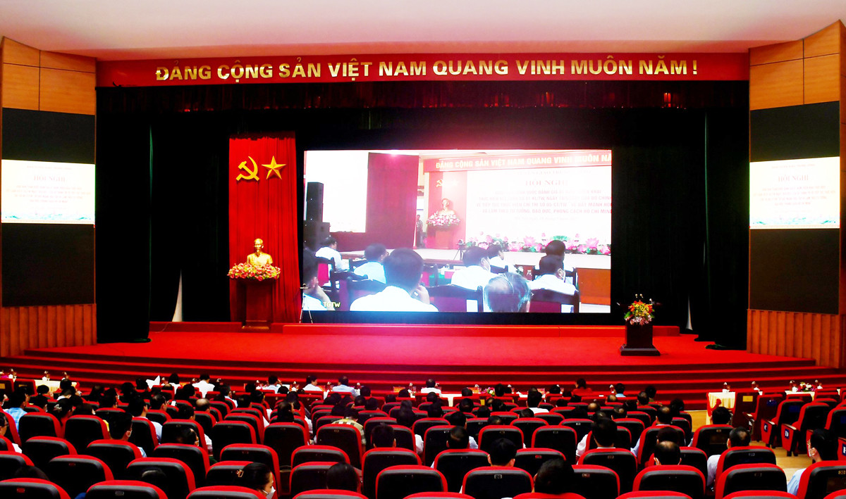 Góp phần đưa việc học tập và làm theo Bác đi vào nền nếp ảnh 1 Góp phần đưa việc học tập và làm theo Bác đi vào nền nếp ảnh 1