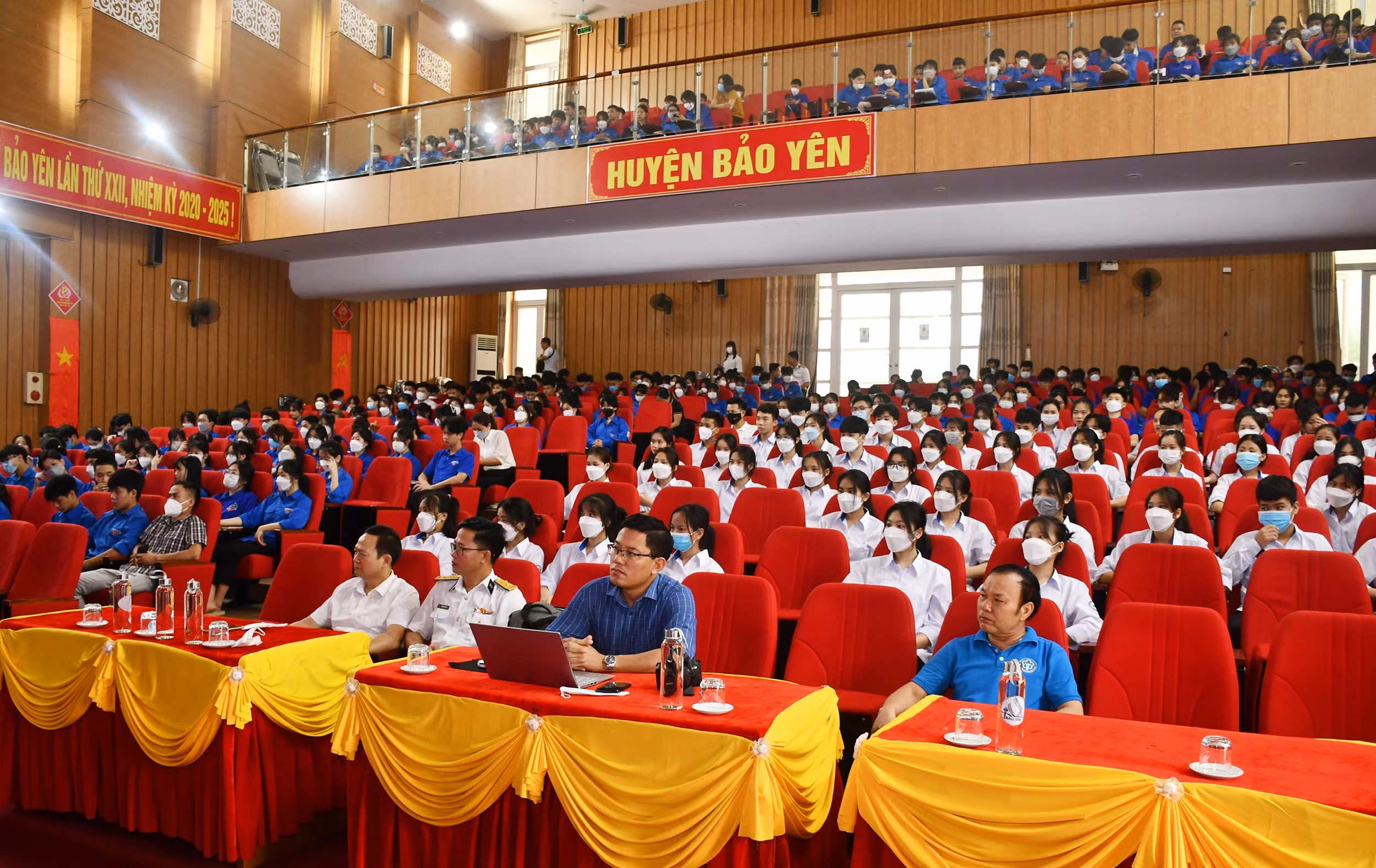 Các đại biểu, đoàn viên, thanh niên lắng nghe các nội dung tuyên truyền.