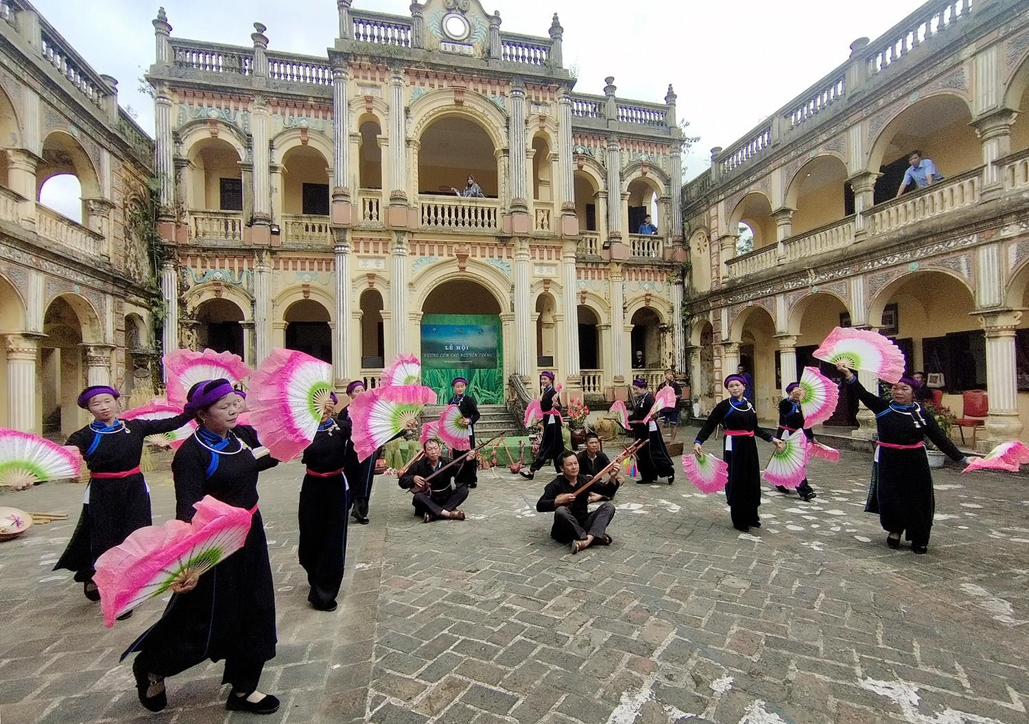 Nhiều trải nghiệm hấp dẫn tại Lễ hội mùa thu Bắc Hà ảnh 1 Nhiều trải nghiệm hấp dẫn tại Lễ hội mùa thu Bắc Hà ảnh 1