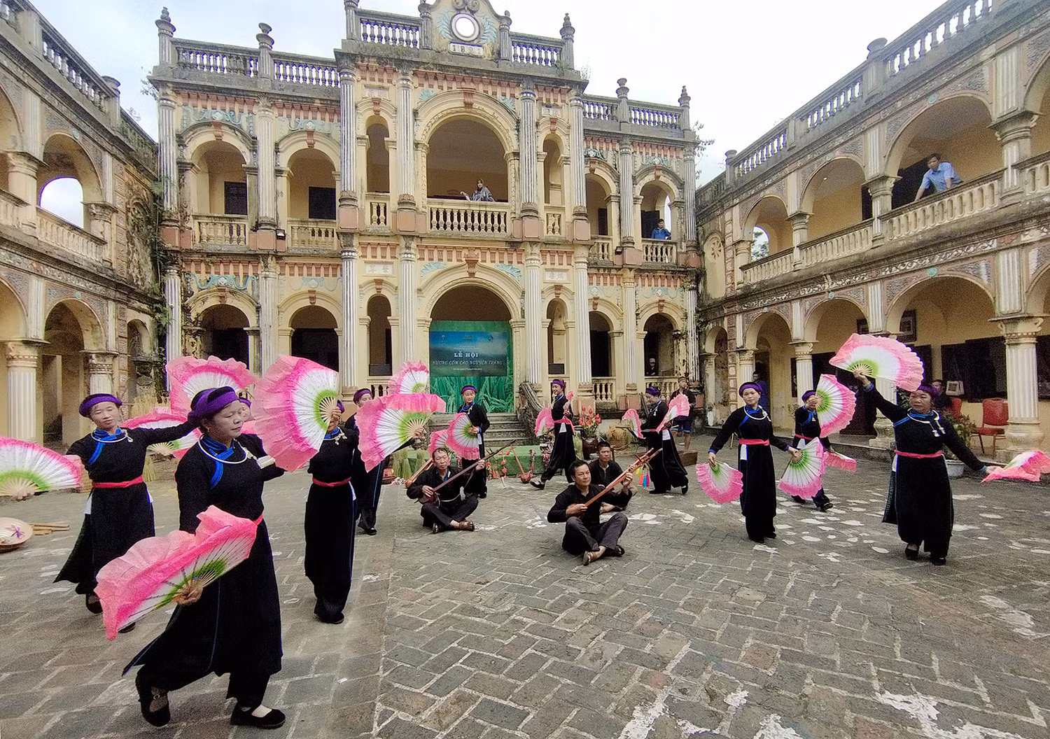 Nhiều trải nghiệm hấp dẫn tại Lễ hội mùa thu Bắc Hà ảnh 1