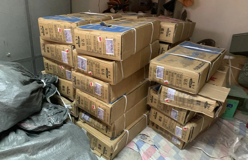 Thu giữ lô xe đạp, xe đẩy 3 bánh trẻ em không có giấy tờ nhập khẩu ảnh 1