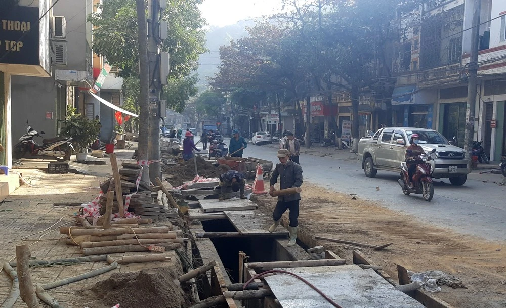 Thành phố Lào Cai: Đẩy nhanh tiến độ dự án cải tạo, nâng cấp hệ thống thoát nước ảnh 2 Thành phố Lào Cai: Đẩy nhanh tiến độ dự án cải tạo, nâng cấp hệ thống thoát nước ảnh 2