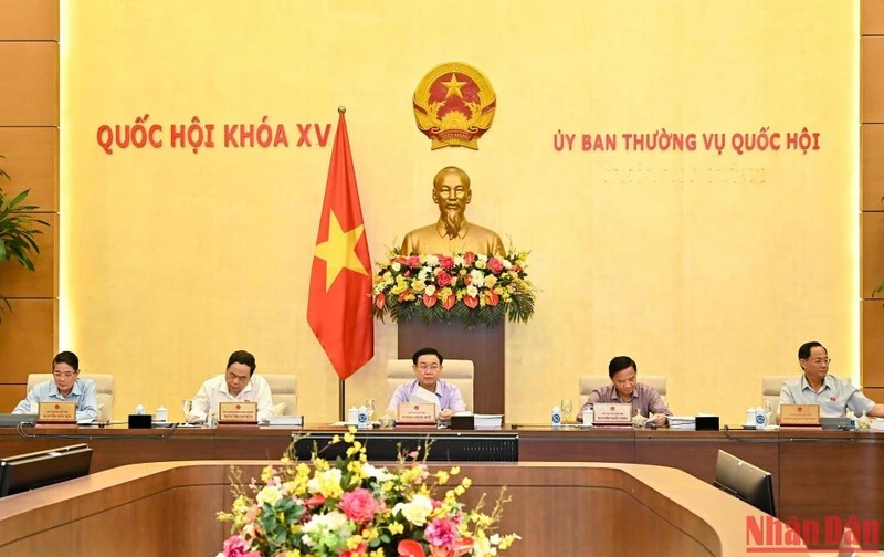 Ủy ban Thường vụ Quốc hội khai mạc Phiên họp chuyên đề pháp luật tháng 9 ảnh 1 Chủ tịch Quốc hội Vương Đình Huệ cùng các Phó Chủ tịch Quốc hội dự Phiên họp chuyên đề pháp luật tháng 9 của Ủy ban Thường vụ Quốc hội.