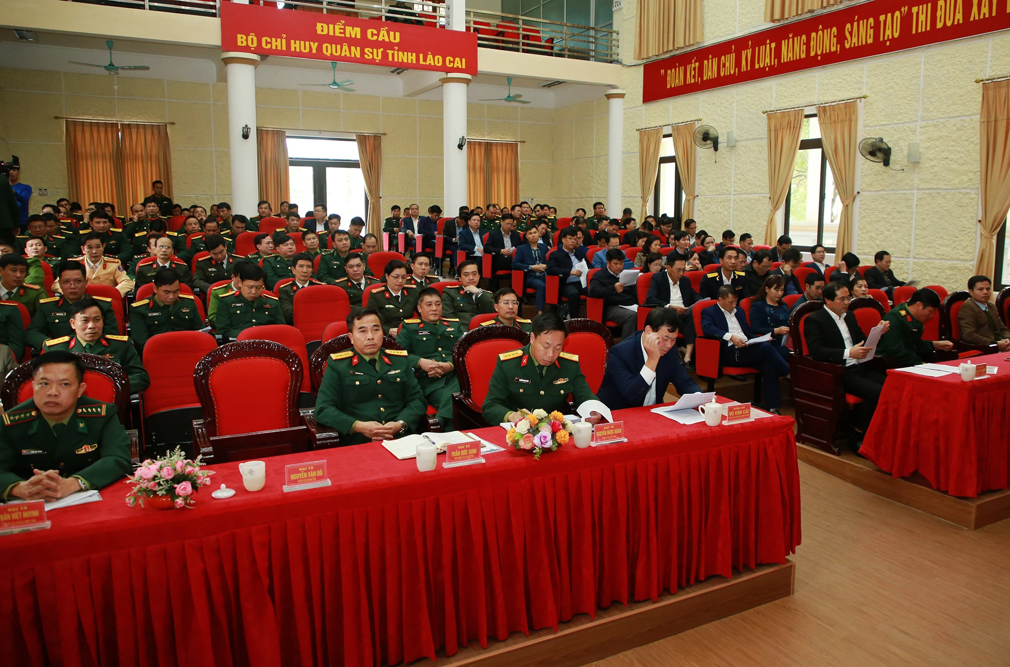 Đại biểu dự hội nghị.