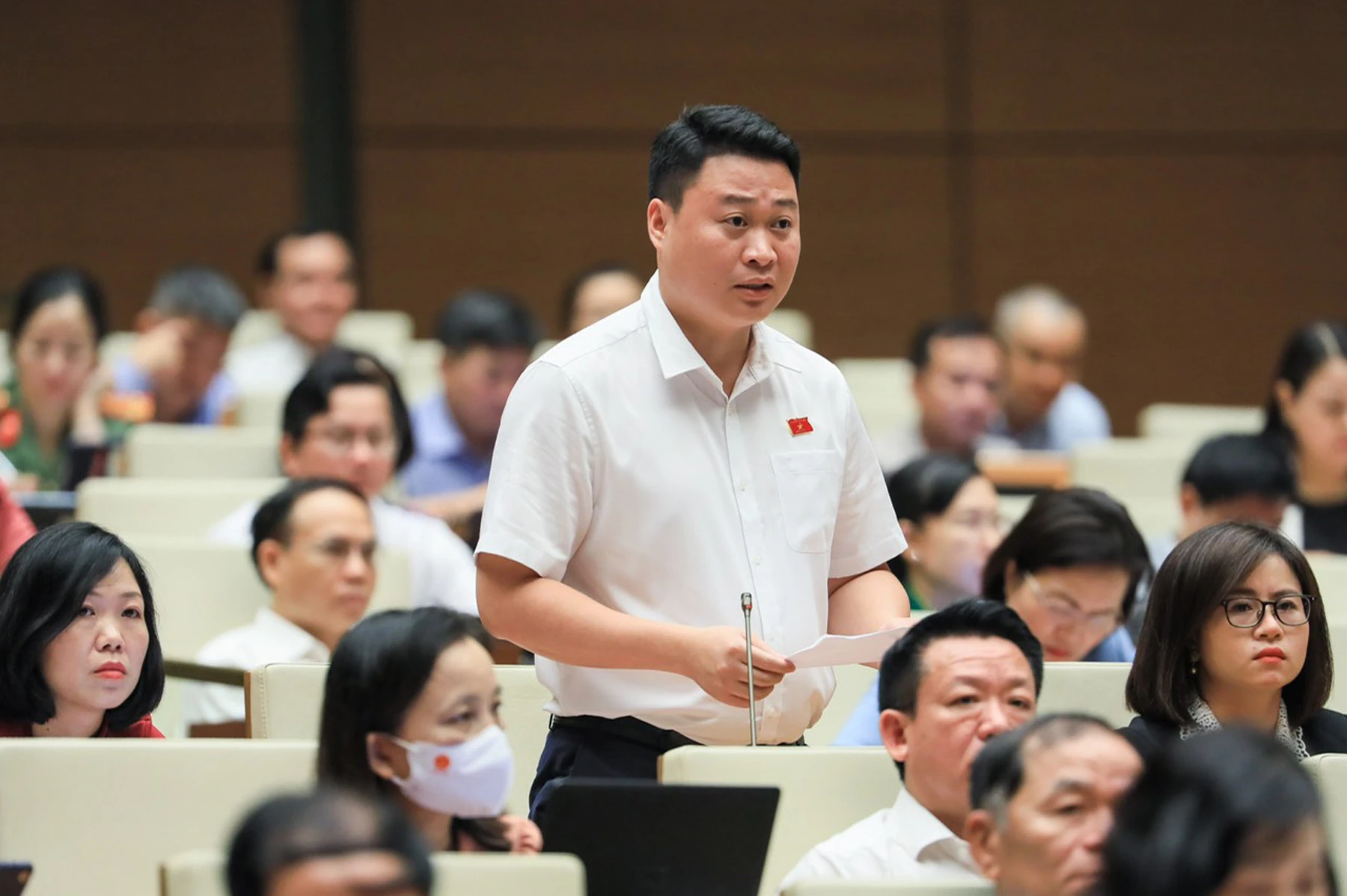 Đoàn Đại biểu Quốc hội tỉnh có nhiều đóng góp tích cực tại Kỳ họp thứ Ba, Quốc hội Khóa XV ảnh 6