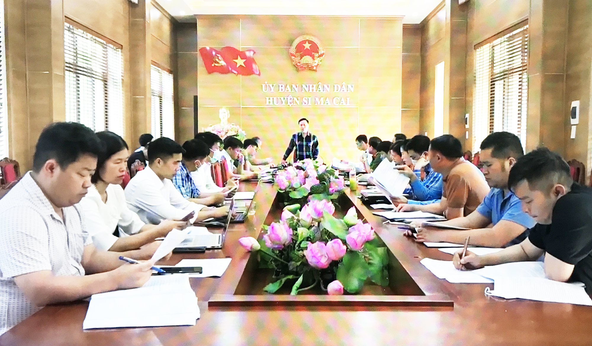 Ban tổ chức chương trình du lịch “Si Ma Cai - Hương sắc vùng cao” họp triển khai kế hoạch.