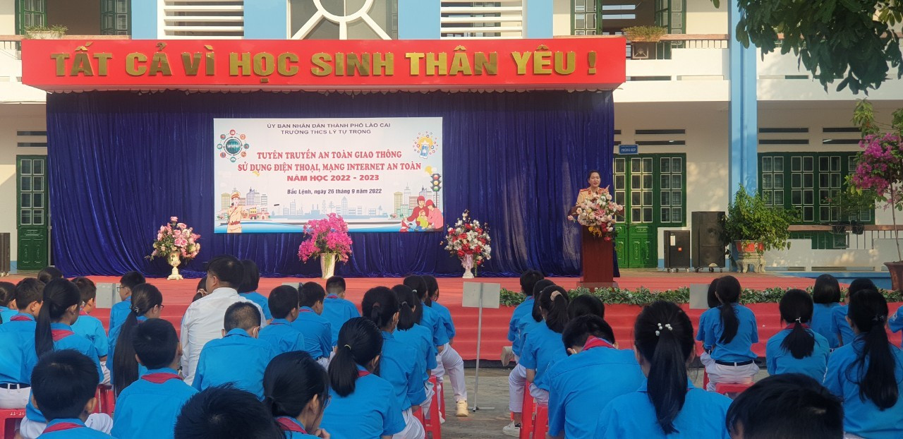 Quang cảnh buổi tuyên truyền.