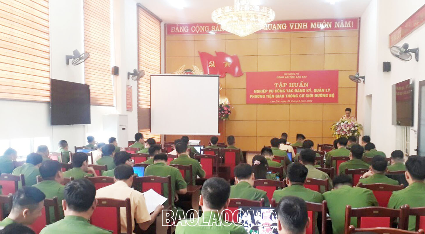 123 cán bộ, chiến sỹ công an xã được bồi dưỡng nghiệp vụ công tác đăng ký, quản lý phương tiện cơ giới đường bộ ảnh 1 123 cán bộ, chiến sỹ công an xã được bồi dưỡng nghiệp vụ công tác đăng ký, quản lý phương tiện cơ giới đường bộ ảnh 1