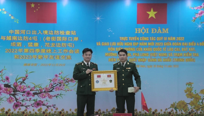 Hội đàm trực tuyến và giao lưu hữu nghị biên phòng dịp năm mới 2023 ảnh 3