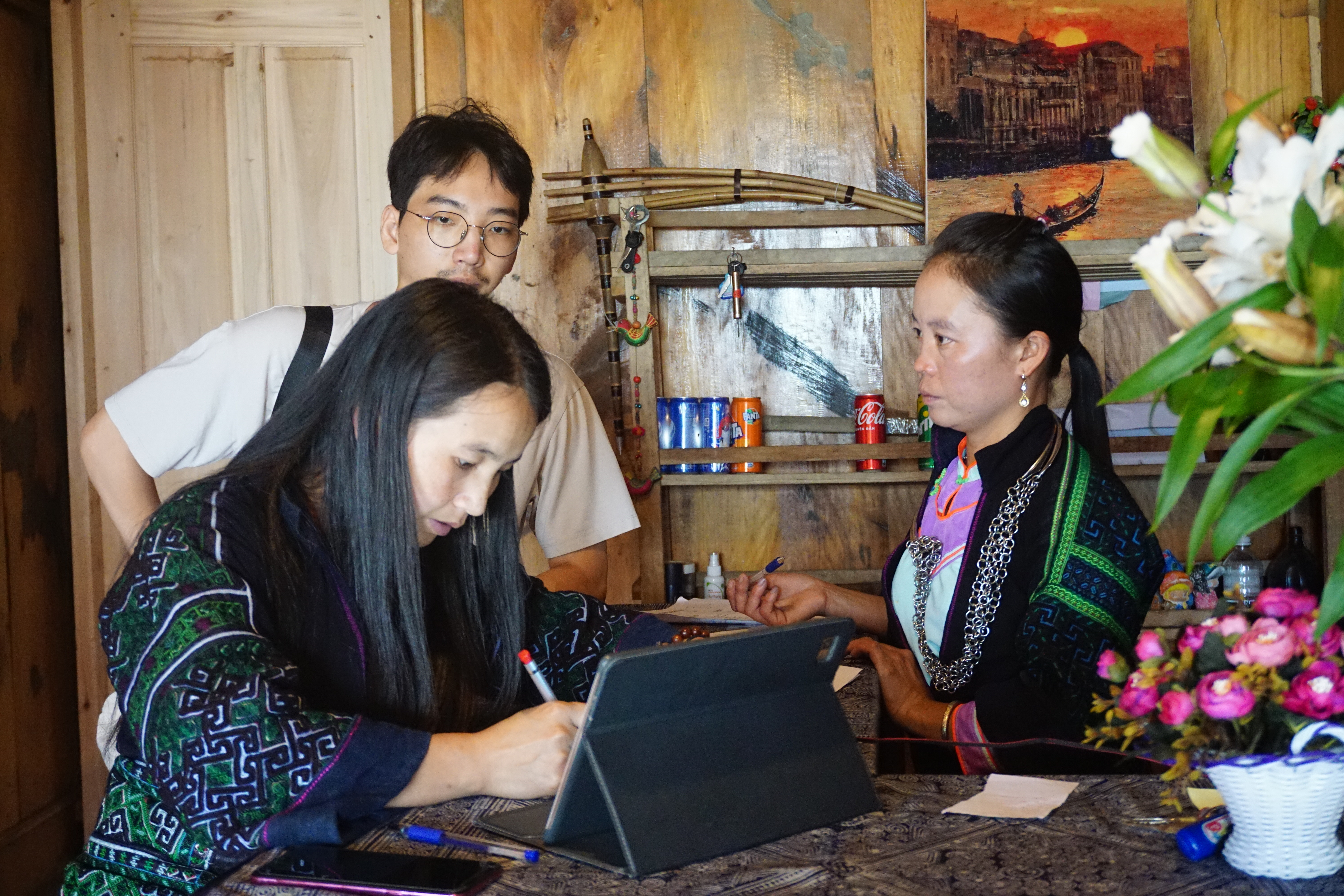 Những phụ nữ đam mê làm du lịch ảnh 3