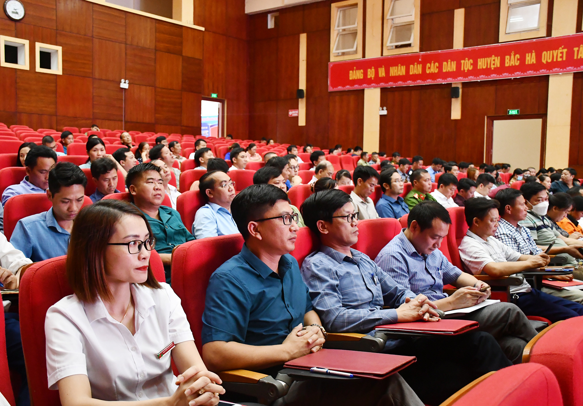 Các đại biểu dự hội nghị.