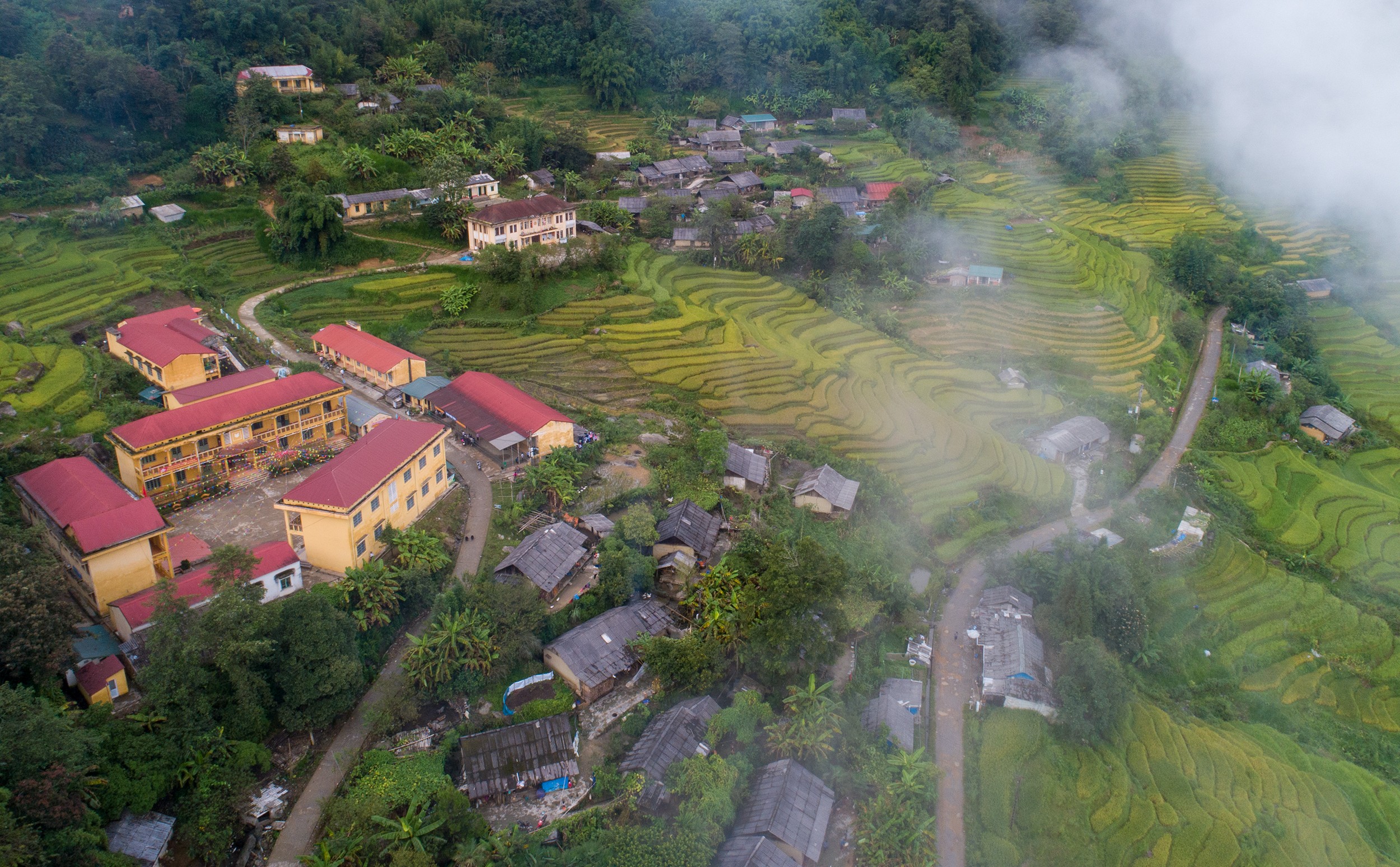 Diện mạo vùng cao ngày càng khởi sắc. Diện mạo vùng cao ngày càng khởi sắc.