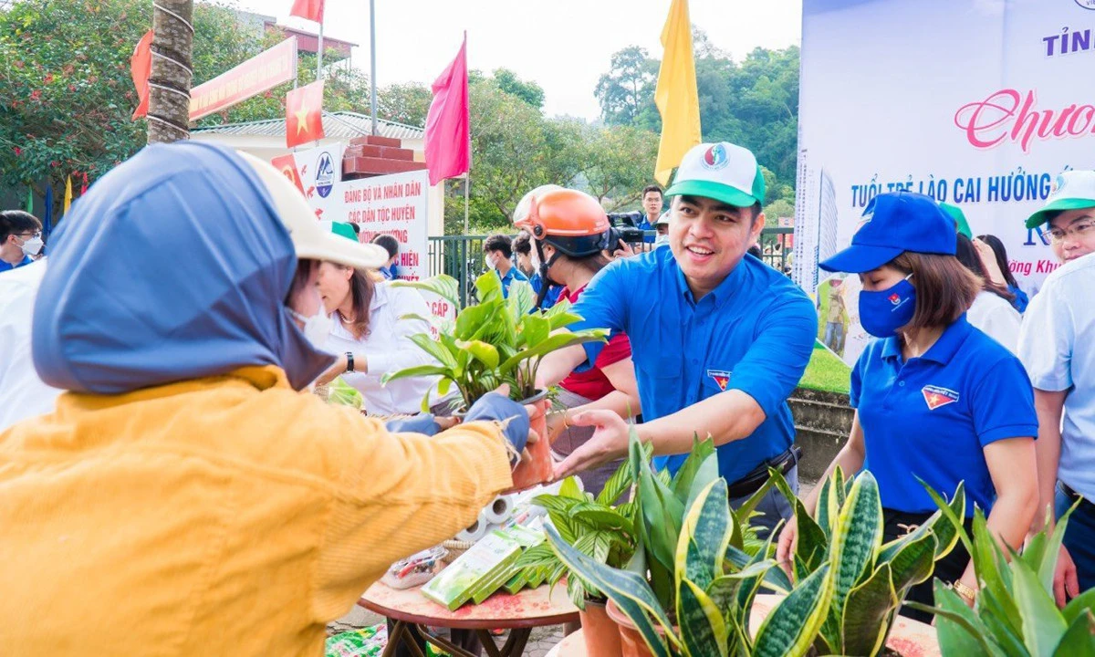 Thanh niên Lào Cai xung kích trong ứng phó với biến đổi khí hậu.