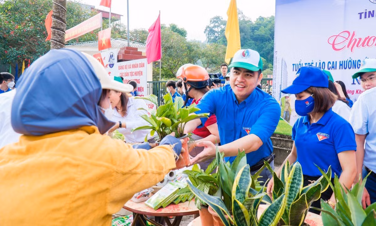 Thanh niên Lào Cai xung kích trong ứng phó với biến đổi khí hậu.