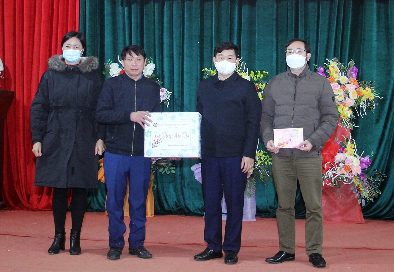 Các đồng chí lãnh đạo tỉnh thăm, chúc Tết tại Bắc Hà ảnh 5