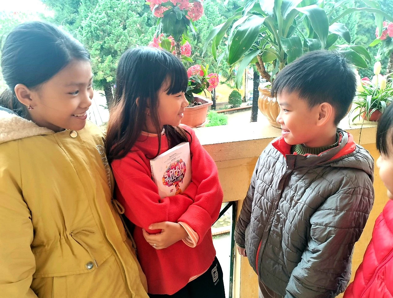 Tuệ Lâm cũng các bạn đọc, tìm hiểu những cuốn sách hay mỗi ngày.