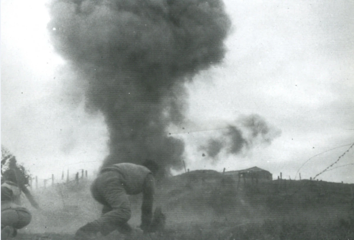 Bộ đội ta tấn công tiêu diệt cứ điểm Gia Phù (Sơn La) trong Chiến dịch Tây Bắc, năm 1952. Ảnh Tư liệu.