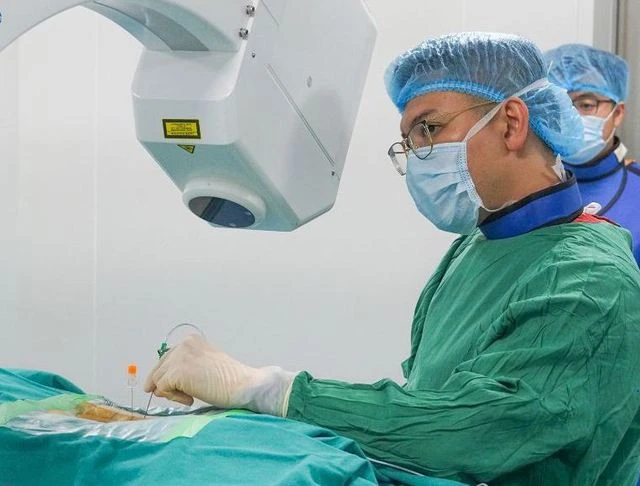 Quy định về nghỉ hưu ở tuổi cao hơn đối với viên chức ảnh 1