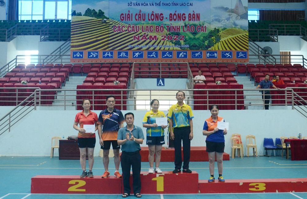 Trao giải nội dung đôi nam bóng bàn 66 tuổi trở lên. Trao giải nội dung đôi nam - nữ bóng bàn 56-65 tuổi. Trao giải nội dung đôi nữ cầu lông 56-60 tuổi. Trao giải nội dung đôi nam - nữ cầu lông 51-55 tuổi.