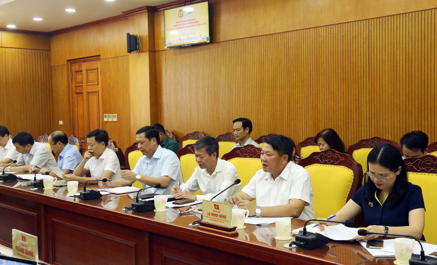 Đại biểu Tỉnh ủy Lào Cai tại buổi làm việc. Đại biểu Tỉnh ủy Sơn La tại buổi làm việc.